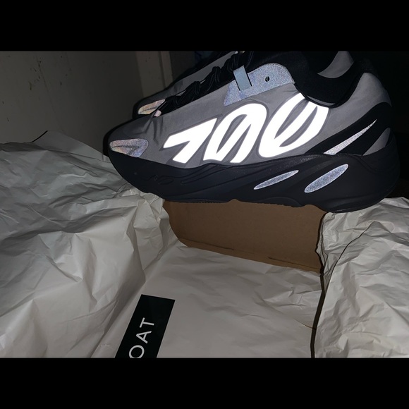 Yeezy 700 size:11.5 - Picture 10 of 10